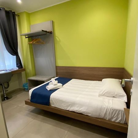 Levante Apartment And Room Bari Exterior foto
