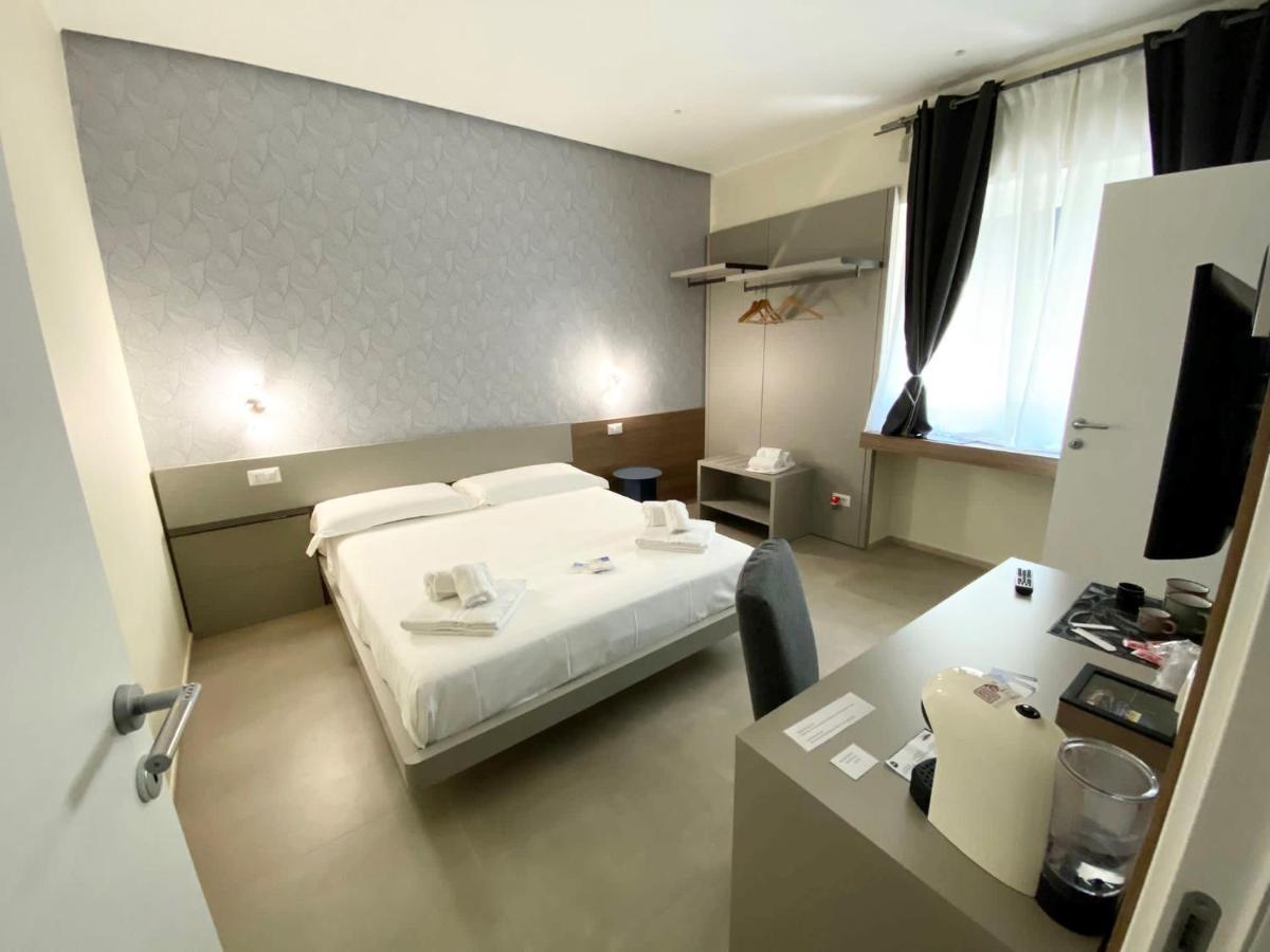 Levante Apartment And Room Bari Exterior foto