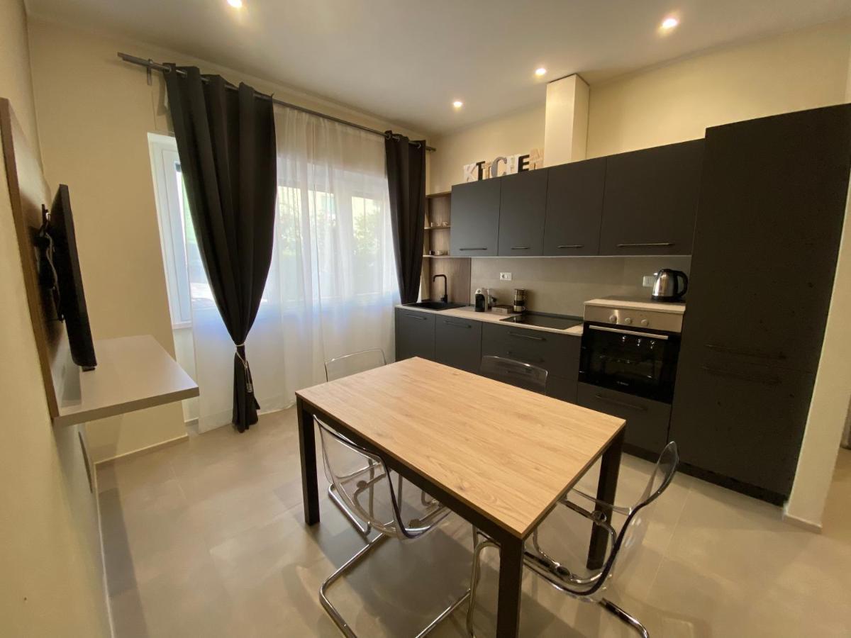 Levante Apartment And Room Bari Exterior foto