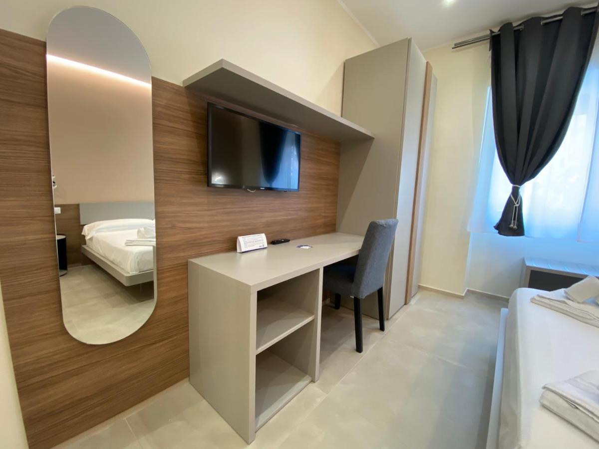 Levante Apartment And Room Bari Exterior foto