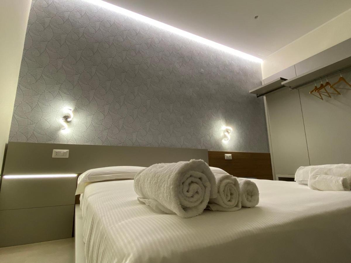 Levante Apartment And Room Bari Exterior foto