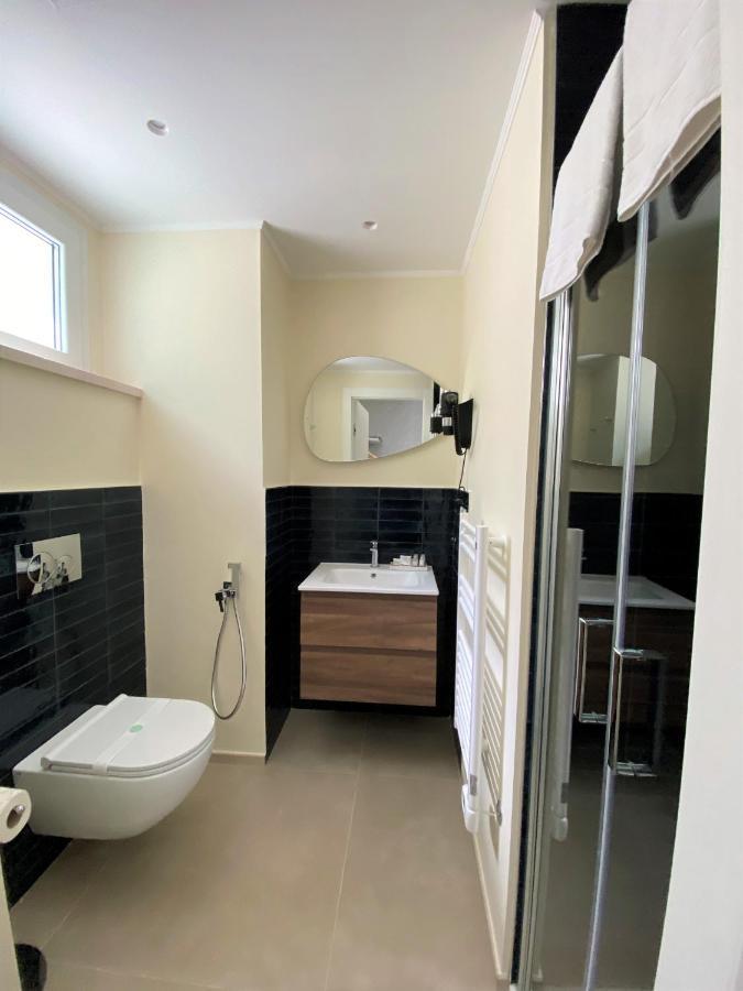 Levante Apartment And Room Bari Exterior foto