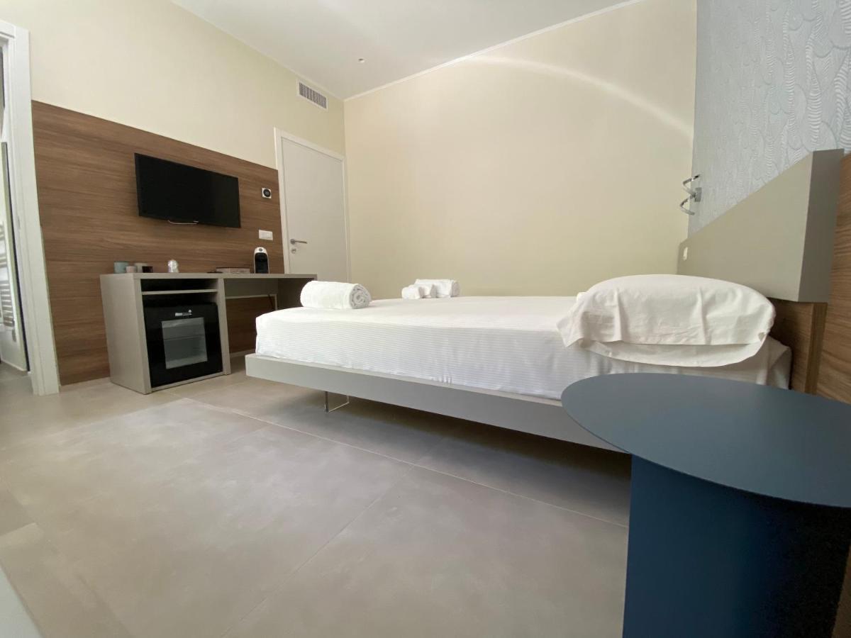 Levante Apartment And Room Bari Exterior foto