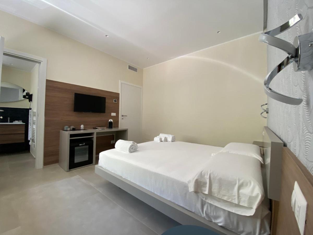 Levante Apartment And Room Bari Exterior foto